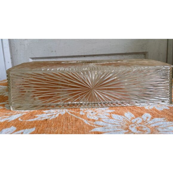 Vintage MCM clear Lucite Sunburst Pattern Tissue Box Cover - Picture 6 of 10